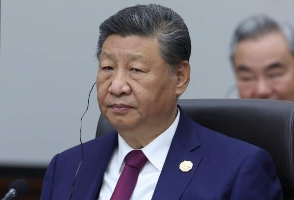 Си Цзиньпин заявил о поддержке Китаем всех усилий для достижения мира на Украине Председатель КНР обозначил такую позицию во время телефонных переговоров с американским лидером Дональдом Трампом Китай надеется что стороны продолжат сокращать разногласия как можно скорее достигнув справедливого прочного и имеющего силу мирного соглашения для устранения коренных причин кризиса приводит слова Си Цзиньпина агентство Синьхуа Подписаться на Говорит Москва Telegram VK MAX