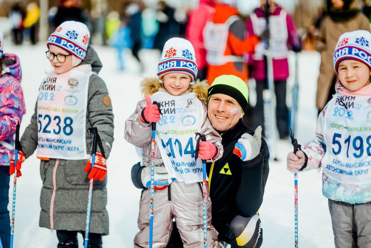 Открылась регистрация на Лыжню России самую массовую лыжную гонку Соревнования пройдут с 4 по 7 февраля участие бесплатное Дистанции от 1 до 10 км для детей и взрослых на старт выходят и любители и профессионалы Бесплатно регистрация Лыжная трасса Лужники Москва радует Афиша