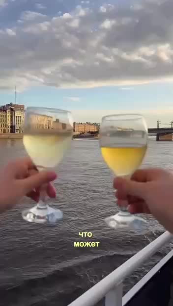 В Питере стартовали речные круизы с безлимитным сидром и медовухой