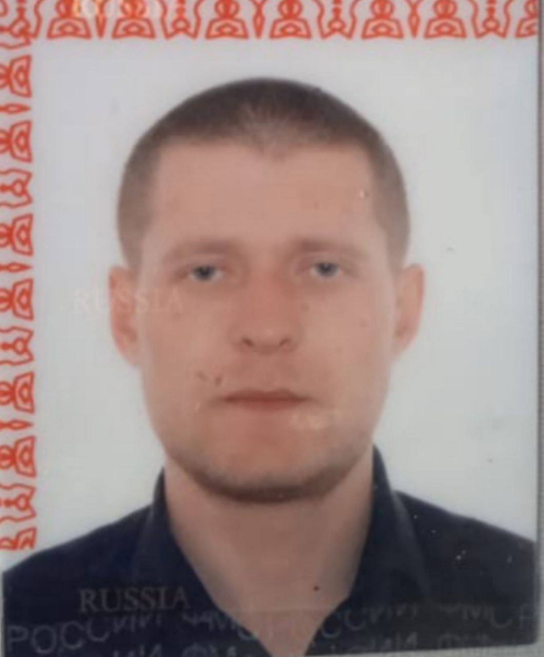 Предположительно утонул: Родные просят помощи в поиске Евгения В районе подсобного хозяйства реки Уда 5 июля 2025 года пропал Московцев Евгений Владимирович, 1985 года рождения. По предварительной информации, мужчина мог утонуть, но родные и близкие не теряют надежды найти его. Приметы пропавшего: - Рост: 175–180 см - Вес: 70–80 кг - Волосы: светлые, коротко стриженные - Глаза: голубые - Татуировки: на спине — змея в облаках, переходящая через левое плечо; на руках — кельтские узоры - Носит серебряную цепочку с крестом на шее и серебряный перстень с инициалами на безымянном пальце правой руки Семья Евгения в отчаянии и просит всех, кто располагает любой информацией о его местонахождении, сообщить по телефонам: Римма: +7 924 650-80-31 Валентина: +7 964 402-05-20 Марьяна: +7 951 620-12-76