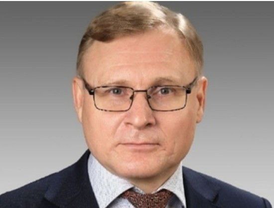У губернатора появился новый зампред В правительстве Саратовской области произошли кадровые изменения Об этом сообщает пресс служба правительства Исполняющим обязанности зампреда правительства курирующего соцсферу стал Владимир Попов Он будет отвечать за образование культуру спорт и молодёжную политику К исполнению обязанностей он приступит завтра 7 октября Ранее Попов занимал должность ректора Саратовского областного института развития образования
