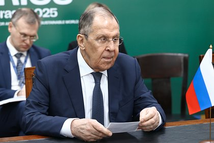 Раскрыта тема переговоров Лаврова и главы МИД Индии Во время телефонных переговоров 3 мая глава МИД России Сергей Лавров и его индийский коллега Субраманьям Джайшанкар обсудили обострение индийско-пакистанских отношений после теракта под городом Пахалгам. Об этом говорится в официальном заявлении на сайте российского министерство иностранных дел. «Главы внешнеполитических ведомств обсудили актуальные вопросы российско-индийского взаимодействия, а также обострение индийско-пакистанских отношений после теракта под городом Пахалгам», — говорится в сообщении.