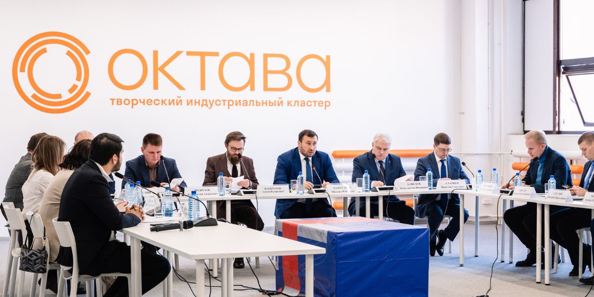 В Туле обсудили подготовку к мероприятию-спутнику V Конгресса молодых ученых! В августе 2025 года Тула станет площадкой для ведущих экспертов страны, которые будут разрабатывать решения для разных научных отраслей. Планируется работа в трех проектных группах. #Наука #Тула #Конгресс #МолодыеУченые #Технологии