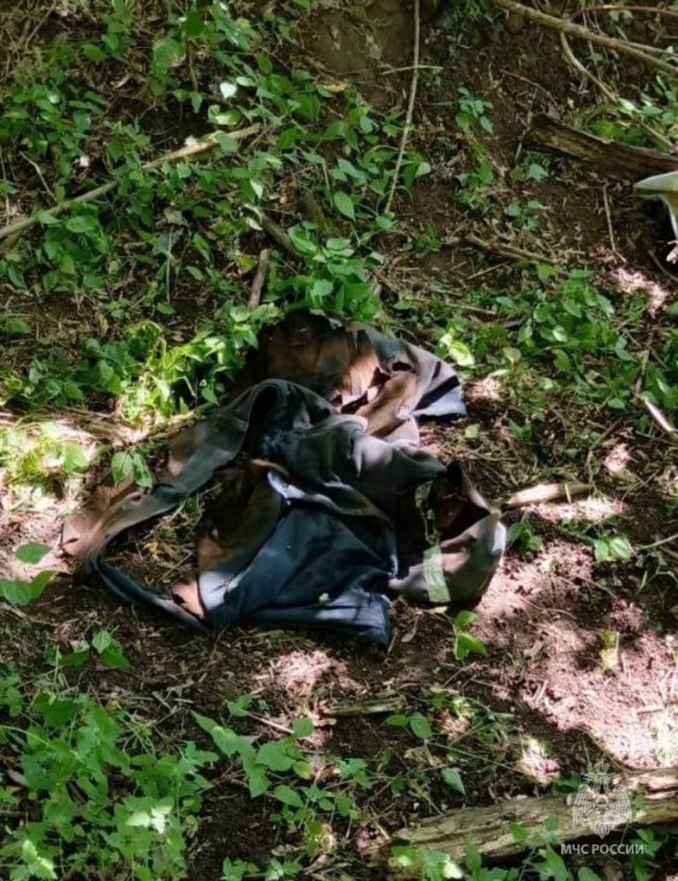 Сильнейшие ожоги получил 62-летний мужчина в Стерлитамакском районе В МЧС Башкортостан поступило сообщение, что в реанимацию был экстренно доставлен мужчина с ожогами III степени 70% тела, состояние врачами оценивается как крайней тяжелое, подключен к ИВЛ. Предварительно, дознавателем МЧС России установлено, что возле СНТ "Майский" во время газоопасных работ в колодце произошла резкая вспышка пламени с последующим загоранием одежды на мужчине. Предполагается, что мужчина прикурил сигарету. МЧС России напоминает: при проведении газоопасных работ будь максимально внимателен; рядом не должно быть горючих и смазочных материалов; не допускается использование открытого горения; обеспечь наличие первичных средств пожаротушения — огнетушитель, ведро с водой или с песком. Ваша безопасность - ваша ответственность!