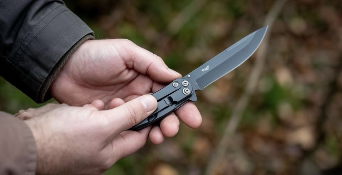 На Камчатке конфликт из за матерных слов в парке привёл к поножовщине Елизовский районный суд вынес приговор 49 летнему местному жителю Мужчину признали виновным в нападении на двух парней с ножом в городском парке Нажмите для подробностей   kam24 ru news main 20251219 123893 html utm source telegram utm medium messenger