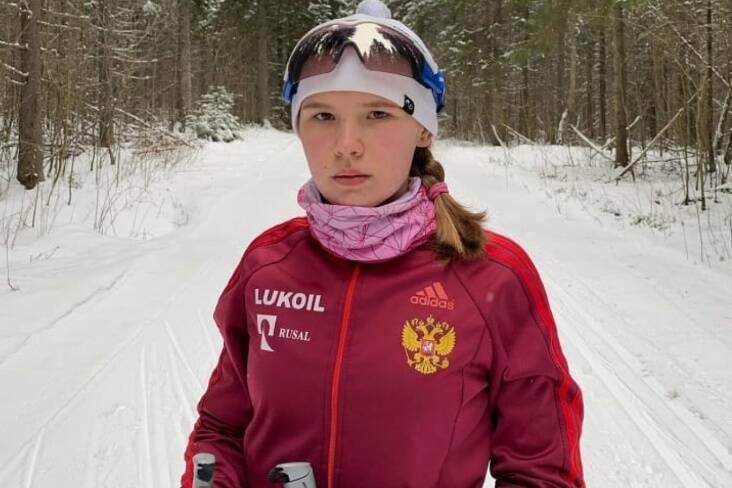 Пеклецова одержала уверенную победу на разделке этапа Кубка России в Казани Российская лыжница представляющая Вологодскую область Алина Пеклецова уверенно победила в женской лыжной гонке на дистанции 10 километров классическим стилем прошедшей сегодня в рамках шестого этапа Кубка России в Казани Спортсменка продемонстрировала лучший результат преодолев трассу за 24 минуты 9 4 секунды и завоевав первое место Читать полностью