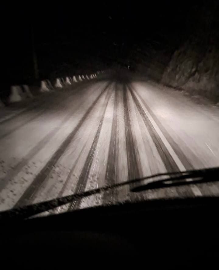 На Транскаме идёт снег Движение большегрузов запрещено сообщает МЧС РЮО