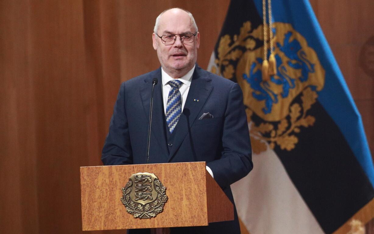 Президент Эстонии Алар Карис: России нельзя доверять – нужна сильная оборона Карис заявил, что Россия проявляла агрессию в прошлом и может повторить это снова, поэтому странам-соседям необходимо укреплять оборону. Он подчеркнул, что "даже мирные соглашения не помогают" и назвал угрозу со стороны Москвы долговременной. В то же время президент не исключил восстановления дипотношений с Россией после окончания конфликта на Украине, отметив, что доверие можно выстраивать со временем. СТАРШИЙ ИНСПЕКТОР