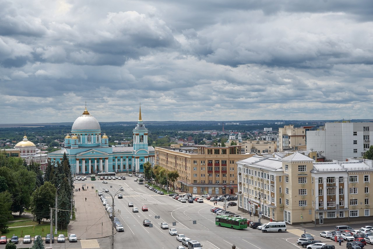 В Курске на Мичурина замена гидрантов может вызвать слив достаточной воды Плановые работы по замене двух пожарных гидрантов выполняют специалисты «Водоканала» на улице Мичурина. Закончить обновление устройств планируют к 15:00, до этого срока возможно частичное слитие достаточной воды на поверхность. В рамках подготовки к предстоящему осенне-зимнему периоду одним из мероприятий, которое проводится на время остановки насосной станции на Рышковском путепроводе, является ремонт и замена пожарных гидрантов на территории областного центра. Фото из архива «ГИ».