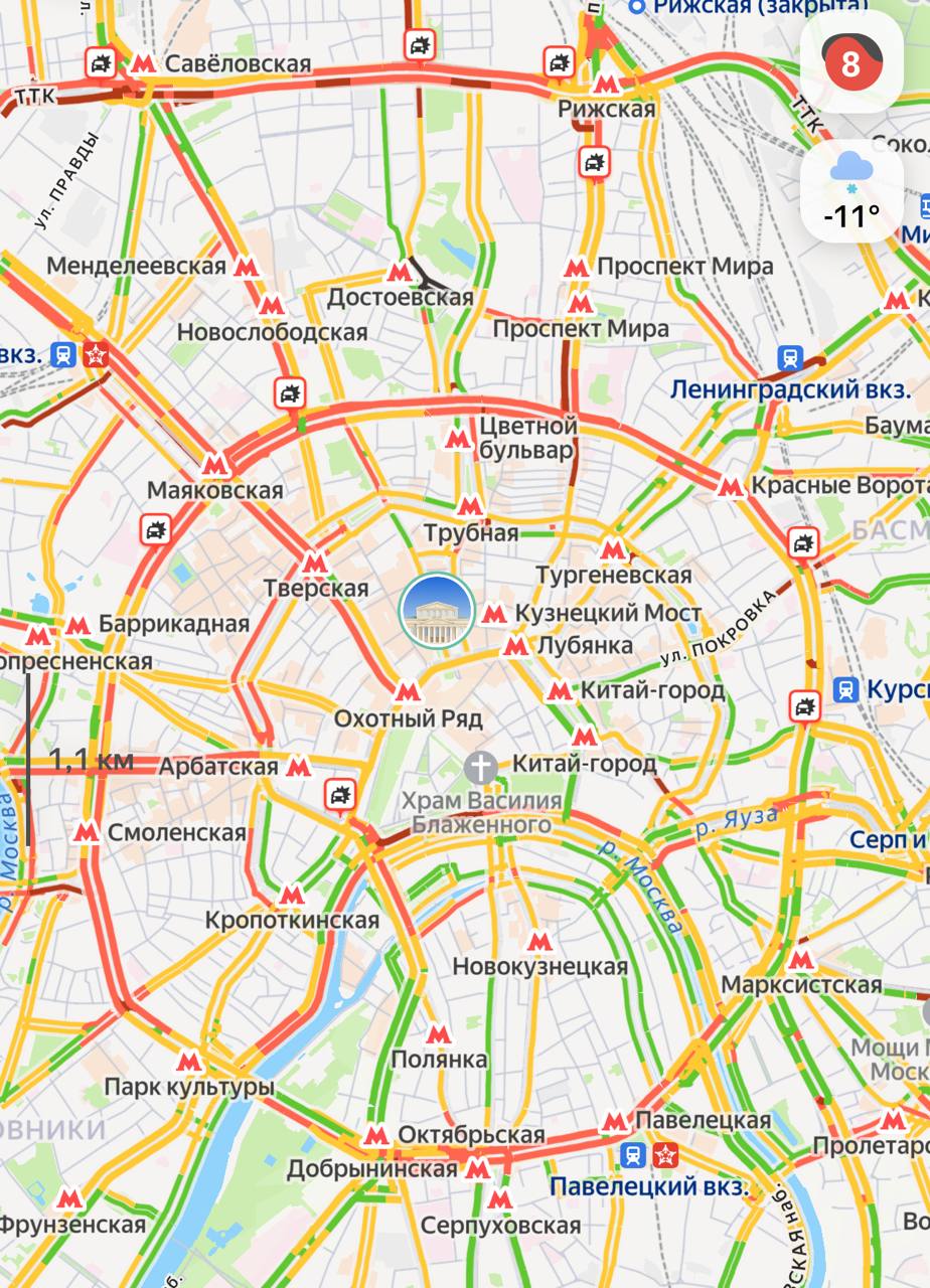 Пробки в Москве уже 8 баллов