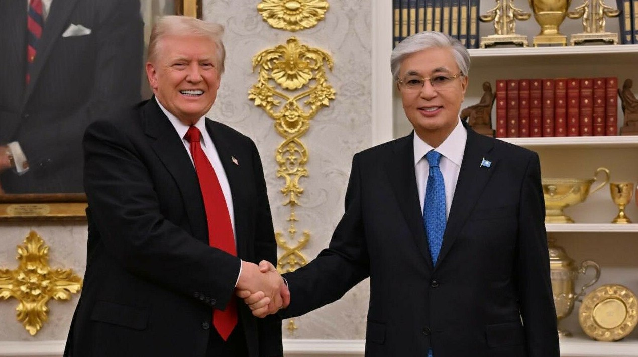 Трамп пригласил Казахстан стать учредителем Совета мира по Газе Дональд Трамп пригласил Казахстан и Касым Жомарта Токаева войти в Совет мира по Газе передает ArbatMedia Пресс секретарь главы государства Руслан Желдибай подтвердил что Казахстан получил официальное приглашение стать одним из государств учредителей нового международного объединения которое некоторые называют альтернативой ООН Приглашение также адресовано Президенту Касым Жомарту Токаеву который оказался в числе первых мировых лидеров получивших такое предложение По словам Желдибая в ответ на приглашение Токаев направил письмо Дональду Трампу выразив благодарность и подтвердив готовность присоединиться к Совету мира Президент подчеркнул приверженность Казахстана делу укрепления стабильности в регионе и готовность участвовать в усилиях по установлению долгосрочного мира на Ближнем Востоке Прислать новость