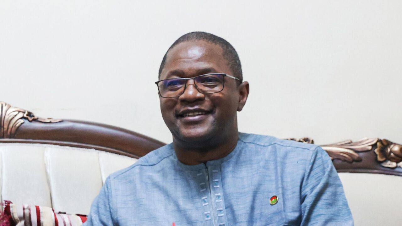 Глава МИД Буркина Фасо приедет с визитом в Россию в конце недели В ходе визита ожидается встреча Карамоко Жана Мари Траоре с главой МИД России Сергеем Лавровым Предыдущий визит главы буркинийского дипведомства в Москву состоялся в апреле прошлого года в рамках консультаций между Россией и Альянсом государств Сахеля Африканская инициатива Telegram ВК Max