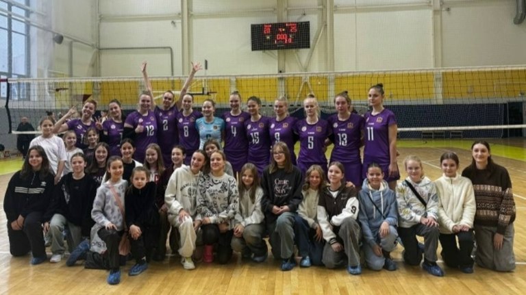 Брянские волейболистки в мачте чемпионата России дважды обыграли соперниц из Орла   guberniya tv sport 321498 У наших девушек стало шесть побед в шести играх Команда занимает третье место в турнирной таблице ƃℾ подписаться прислать новость