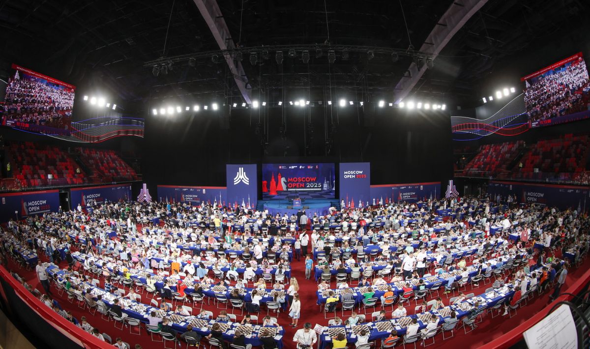 Воронежская шахматистка стала бронзовым призёром "Moscow Open"     Воронежская шахматистка Мария Павлова завоевала бронзу шахматного форума «Moscow Open», который прошёл в столице. Детско-юношеские соревнования стали самыми массовыми на форуме Moscow Open.  ↗  Прислать новость   Подписаться