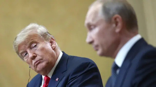 Трамп заявил, что пока не состоится его встреча с Путиным, в вопросе урегулирования украинского конфликта "ничего не произойдет" Он также добавил, что не разочарован уровнем российской делегации на переговорах с Украиной в Турции.