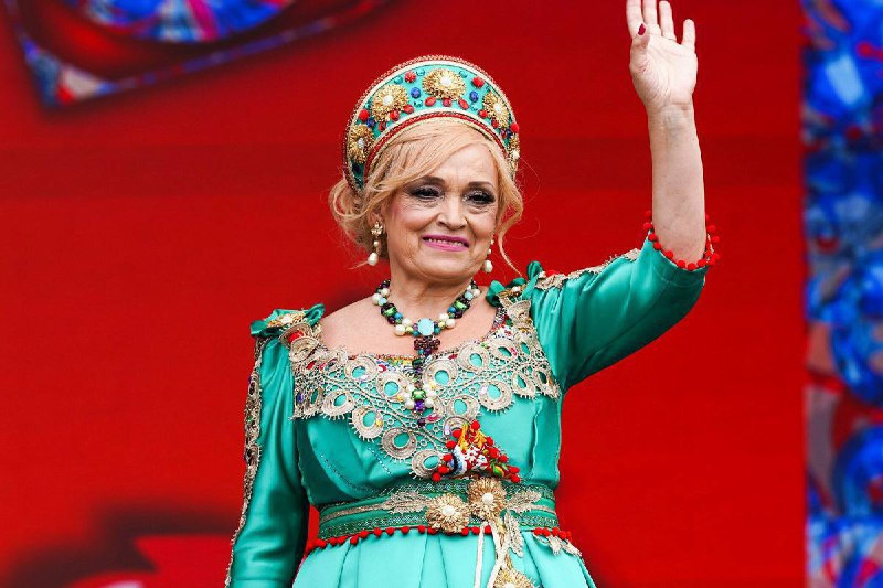 Надежда Кадышева самая высокооплачиваемая певица в России Главная звезда российского шоу бизнеса отныне готова выступить на корпоративе только за 25 млн рублей Когда то Надежда Кадышева брала за выступление 1 5 млн рублей veraafanasyeva