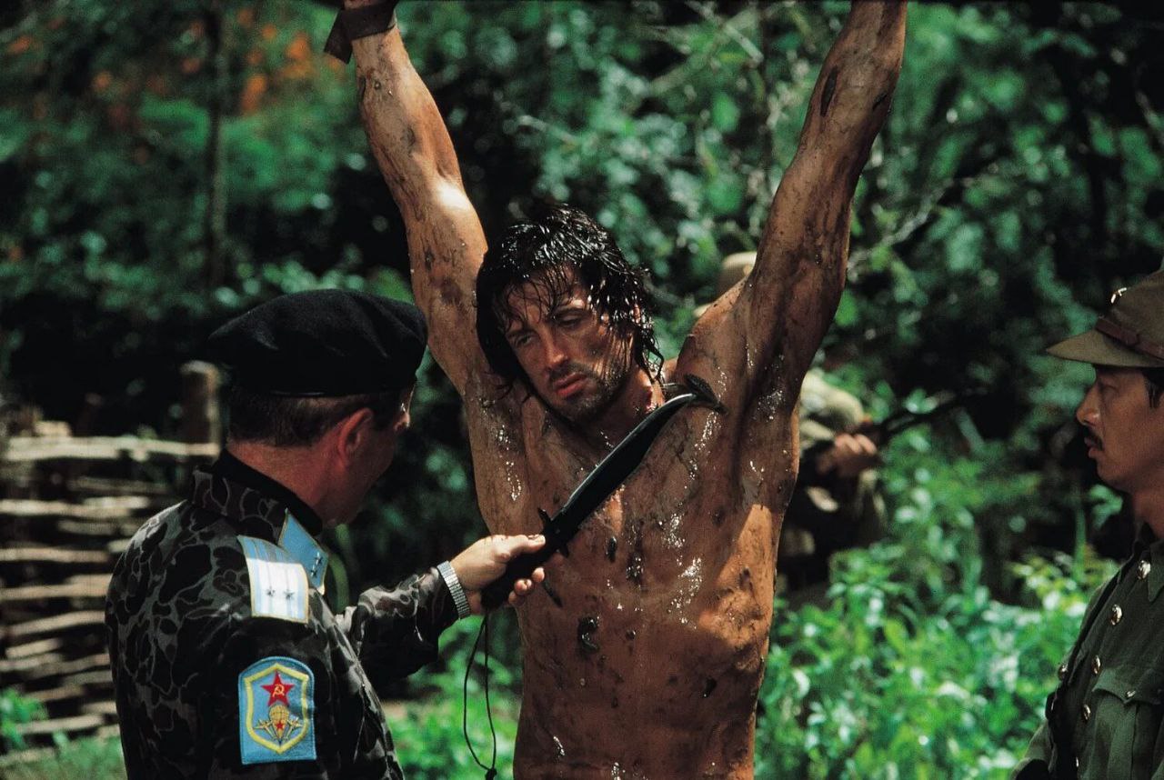 Депутаты хотят запретить иностранные фильмы которые унижают национальное достоинство России В качестве примера в Госдуме привели франшизу Рэмбо в которой наши военные преподносятся в уничижительном свете даже можно сказать оскорбляющем Есть фильмы которые оскорбляют нас как народ Есть там фильмы о русской мафии есть например сериал Клан Сопрано девушки легкого поведения это русские у них Вот такие вещи они проскальзывают в этих фильмах рассказал депутат Марченко Запрет на такие фильмы по его мнению может быть зафиксирован в законопроекте о штрафах за несоответствие традиционным ценностям Если этого не произойдет то Марченко намерен инициировать внесение отдельного законопроекта   Подписывайтесь на Расстригу