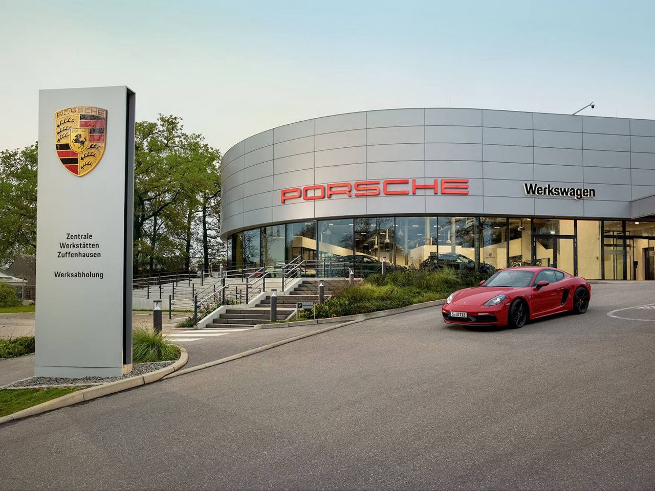 Прибыль германского производителя спортивных и люксовых автомобилей Porsche упала за три квартала текущего года по сравнению с годом ранее на 95 9 и составила всего 114 млн евро Только в третьем квартале потери концерна оцениваются в 967 млн евро NewsEconomics