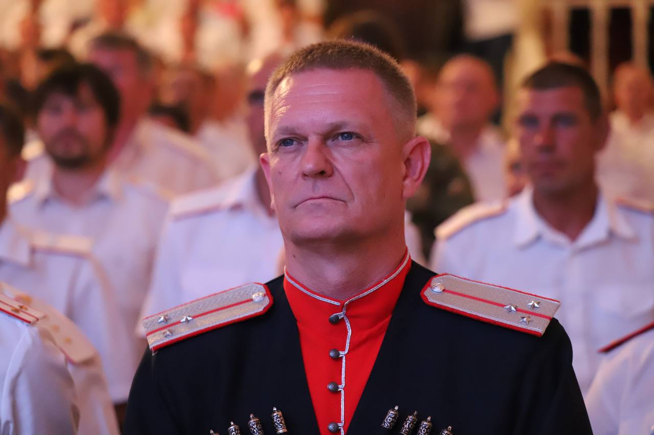 В Анапе выбрали атамана районного казачьего общества Казаки поддержали сотника Кирилла Тишевецкого, который ранее был атаманом Гостагаевского станичного общества. В выборном сборе приняли участие вице-губернатор, войсковой атаман Александр Власов, исполняющая обязанности главы города-курорта Светлана Балаева, депутаты Законодательного Собрания. – Уверен, новый атаман сохранит и преумножит показатели деятельности общества, успешно справится с реализацией Стратегии государственной политики. И Анапа останется одним из ведущих муниципалитетов региона в сфере развития казачества, – отметил Александр Власов.