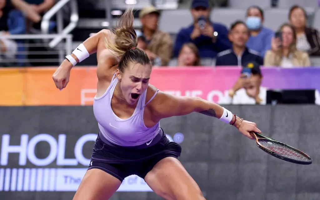 Арина Соболенко вышла в четвертьфинал турнира WTA 1000 в Мадриде Белоруска в сложном матче обыграла Наоми Осаку из Японии со счетом 6 7 6 3 6 2 В 1 4 финала наша спортсменка сыграет с американкой Хейли Баптист Читайте нас в MAX