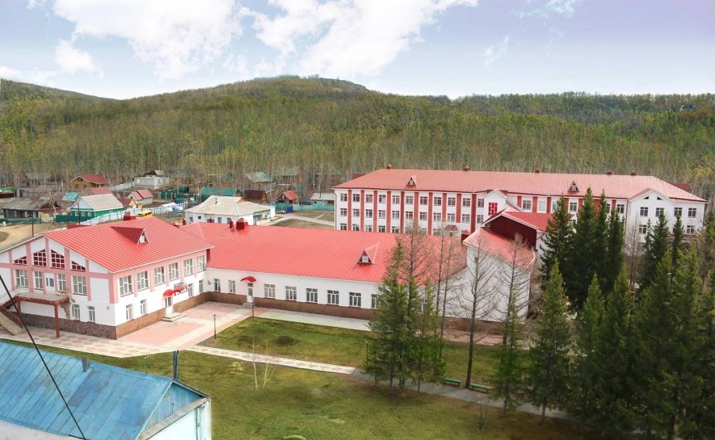 Покупателем санатория Талкас в Башкирии стала компания из Магнитогорска Покупателем санатория Талкас стала магнитогорская компания Трест Магнитострой Она стала единственным участником торгов назначенных на 12 сентября Аукцион признали несостоявшимся а договор будет заключен с компанией допущенной к участию Договор планируется заключить по минимальной стартовой цене 86 3 млн руб Имущество здравницы на берегу озера в Баймакском районе реализовали с третьей попытки РБК Уфа