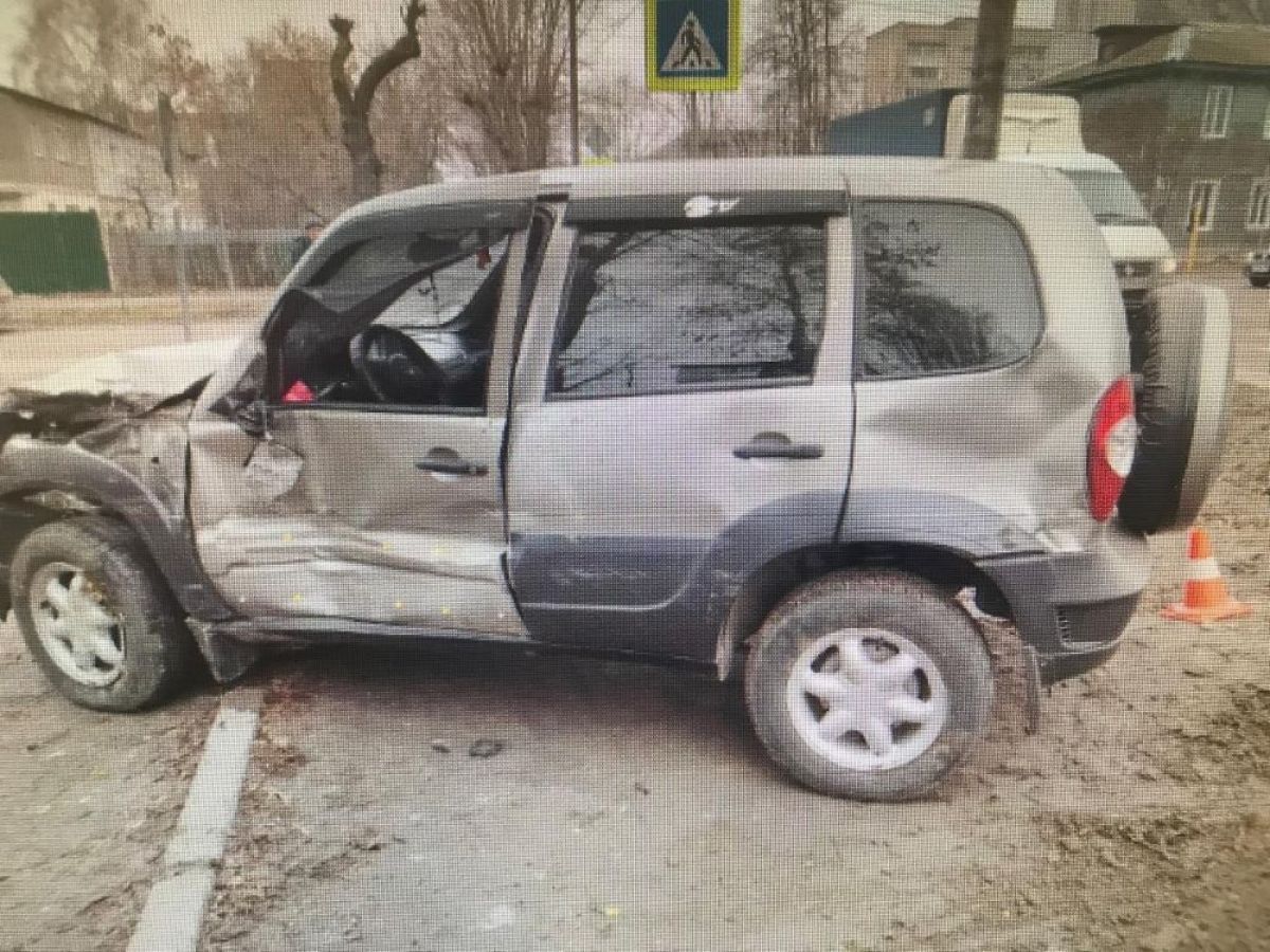 Во Владимирской области легковушка столкнулась с грузовиком    Во Владимирской области легковушка столкнулась с грузовиком. В результате ДТП пострадал пенсионер. Ранее, во Владимирской области в аварии погибла женщина.  ↗  Прислать новость   Подписаться