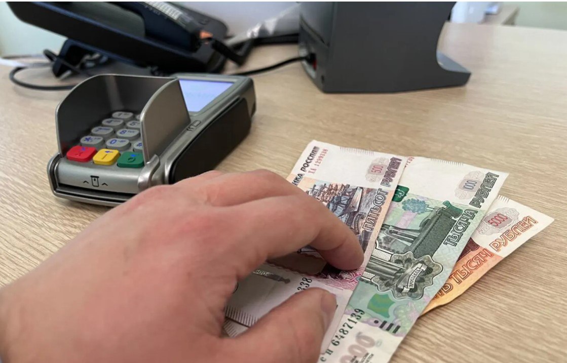 Почти половина  44%  российских владельцев бизнеса тратят на рекламу товаров и услуг до 20 тысяч рублей в месяц, показал опрос от «Авито Рекламы». Еще 20% выделяют на это до 50 тысяч рублей, а 12% — до 70 тысяч. В среднем рекламный бюджет российских предпринимателей составляет 42 тысяч рублей в месяц, рассказали «Ридусу» в пресс-службе сервиса.