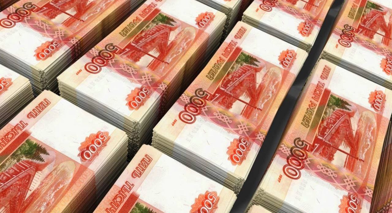 Товарооборот Кыргызстана с Россией вырос на 13 6 за год За 2024 год Кыргызстан наторговал с Россией на 4 1 млрд Об этом заявил президент России Владимир Путин в ходе госвизита в Кыргызстан По его словам это на 0 49 млрд или на 13 6 больше чем в 2023 году Глава государства отметил что около 97 всех платежей между Россией и Кыргызстаном теперь проходят не в долларах США а в национальных валютах российских рублях и кыргызских сомах Также Путин сообщил что в Кыргызстане работает 1 7 тысячи российских и совместных кыргызско российских компаний Читайте также Спрос на грузовые автоперевозки из Кыргызстана в Россию упал на 36 Logistan info Логистика Экономика