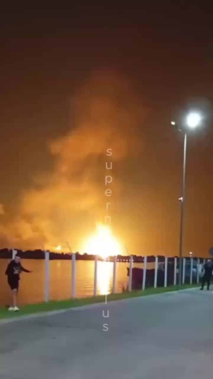 В России разработана долговечная краска для самолетов и кораблей, а в Нагарии проходят военные учения