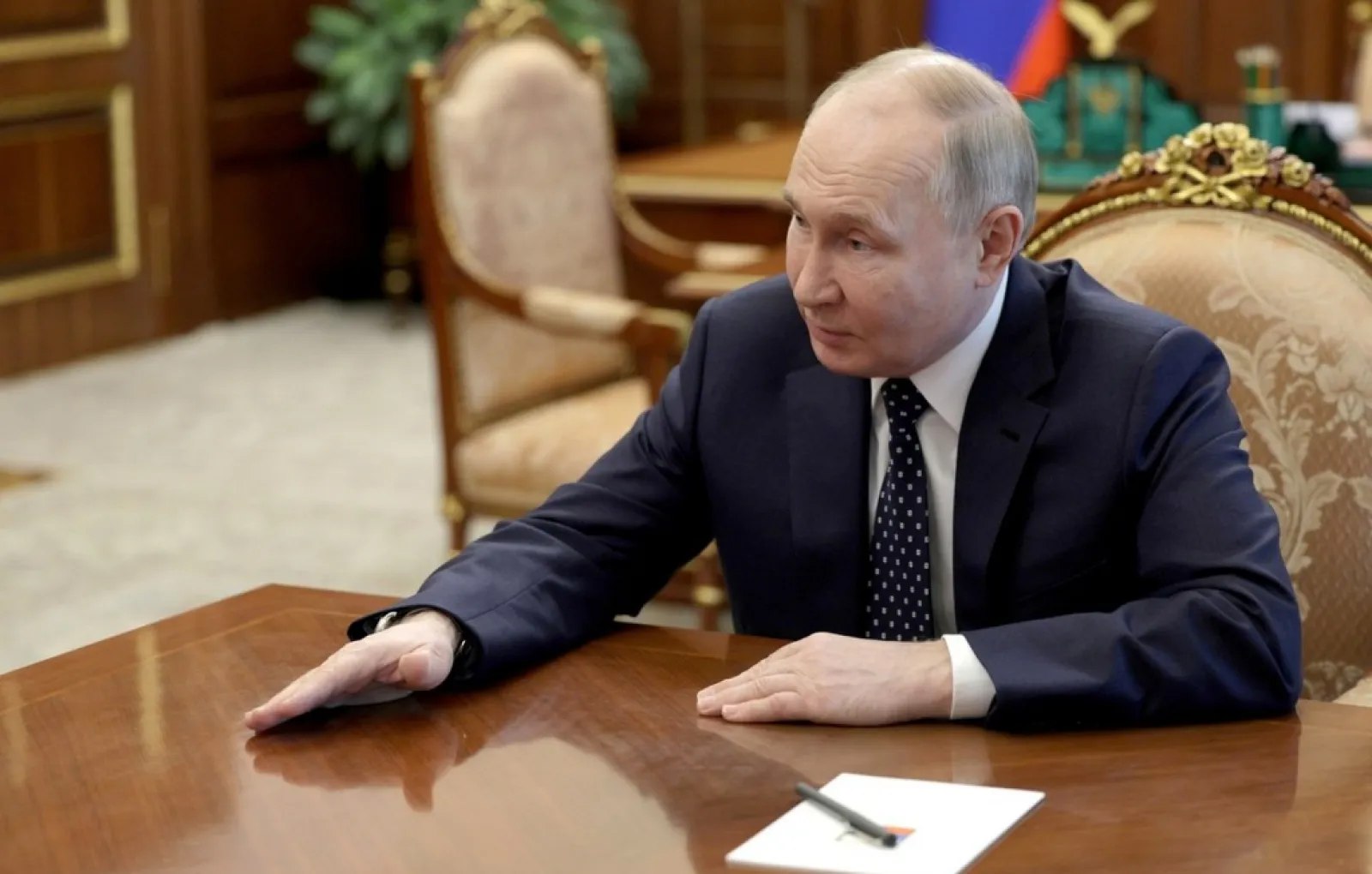 Президент России Владимир Путин подписал закон, согласно которому управляющие компании обязаны ежегодно до конца первого квартала предоставлять жильцам отчет о деятельности по управлению многоквартирными домами и публиковать его в системе ГИС ЖКХ.