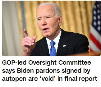 Комитет по надзору палаты представителей США счел недействительными указы экс президента Соединенных Штатов Джо Байдена о помилованиях поскольку они были подписаны автопером а его самостоятельное принятие этих решений находится под вопросом сообщает телеканал CNN со ссылкой на письмо комитета в адрес генпрокурора США Пэм Бонди В письме говорится что умственный упадок Байдена в период его президентства был таковым что существуют серьезные сомнения в том что он осознавал суть подписанных от его имени распоряжений о помилованиях и смягчении приговоров Наш канал в MAX