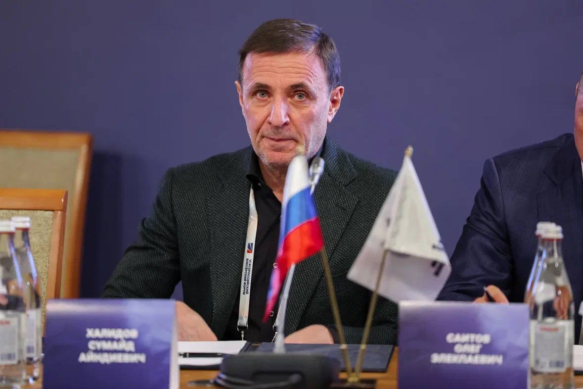 31 января в Центре международной торговли в рамках VI Всероссийского боксерского форума состоялась внеочередная конференция Федерации бокса России На конференции были внесены изменения в состав исполнительного комитета в состав которого был избран генеральный секретарь Федерации бокса России Александр Беспутин Таким образом в исполком Федерации бокса России теперь входят Умар Кремлёв председатель исполкома Александр Беспутин Олег Саитов Сумайд Халидов Абдулмуталим Абакаров Татьяна Кириенко Евгений Тимофеев Саид Тулаков Александр Прохоров После конференции состоится заседание Исполнительного комитета Федерации бокса России Во второй половине дня пройдёт Пленарное заседание   Отдай свой голос боксу