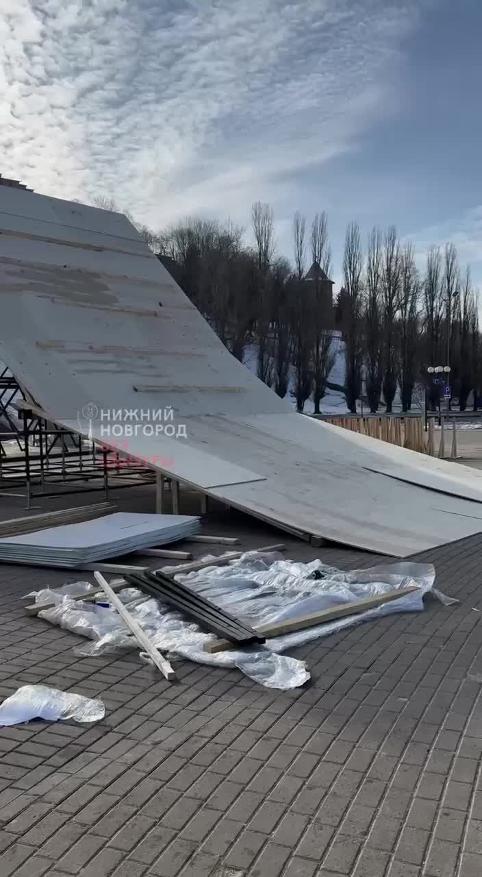 Строительство трассы для Кубка мира по скоростному спуску на Чкаловской лестнице продолжается