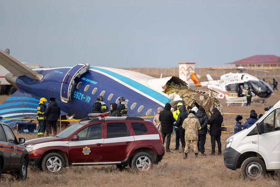‼ Окончательный отчет о крушении самолета AZAL вблизи Актау будет готов через несколько месяцев — власти Казахстана  Вице-премьер страны Канат Бозумбаев заявил, что расследование выходит на завершающий этап анализа и переходит к подготовке итогового документа.