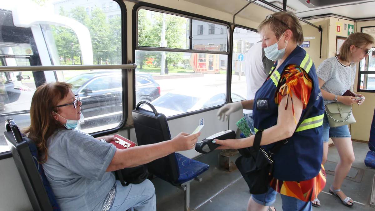 В Татарстане хотят увеличить стоимость взрослых и детских социальных проездных билетов в 2025 году  Если проект примут, в следующем году пополнение взрослого социального проездного будет стоить 630 руб., а детского — 384 руб. Это на 25 и 15 руб. больше, чем в 2024 году.  Фото: Коммерсантъ / Роман Яровицын   -Урал    Оставляйте «бусты»