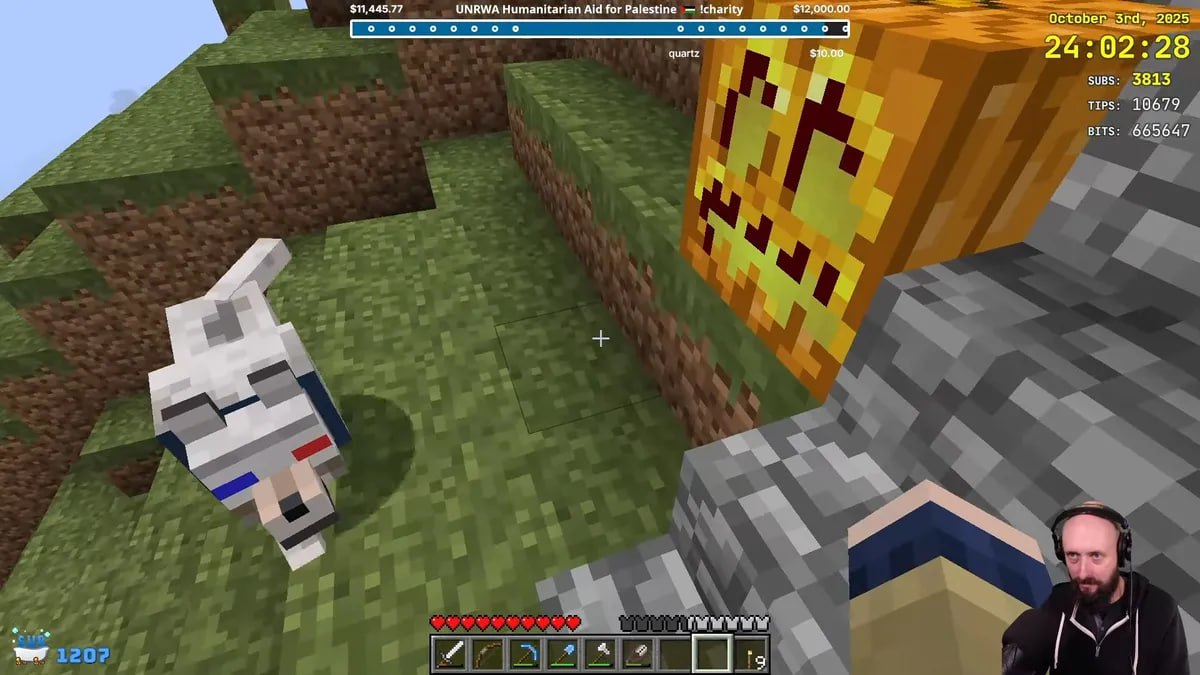 14 лет пути к краю карты Minecraft Стример Kurtjmac завершил путешествие длиной в 14 лет впервые дойдя до легендарных Далёких земель глючной границы мира Minecraft Всё это время он вел трансляции проекта К Далёким землям или ничего и собирал пожертвования на благотворительность rozetked me news 41952