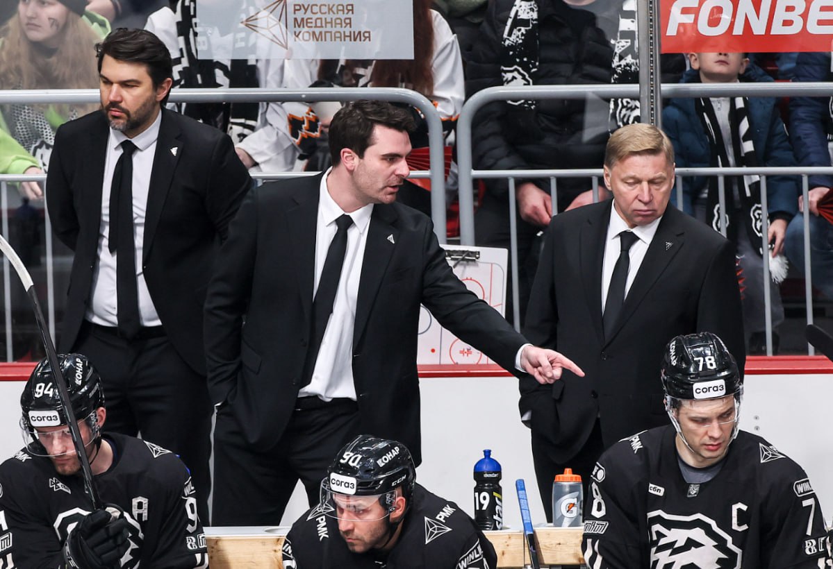 Финалист Кубка Гагарина остался без второго тренера за месяц Рафаэль Рише исполнявший обязанности главного тренера Трактора после ухода Бенуа Гру покинул свой пост сообщила пресс служба челябинского клуба КХЛ Гру ушел из Трактора 17 ноября сославшись на моральную и физическую усталость Рише вошел в штаб Трактора перед сезоном 2024 25 и помог команде дойти до финала плей офф КХЛ где она уступила ярославскому Локомотиву В конце ноября тренерский штаб Трактора пополнили Евгений Корешков и Сергей Зубов Трактор Подписаться на РБК Спорт