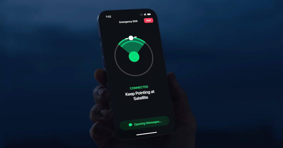 The Information в iPhone 18 Pro может появиться спутниковая связь 5G от Starlink По заявлению издания на это указывают несколько косвенных факторов 1 SpaceX материнская компания Starlink поддерживает тот же радиоспектр который Apple использует для текущих функций спутниковой связи в iPhone 2 Председатель совета директоров компании Globalstar Джеймс Монро спутники которой используются для функции Экстренный вызов SOS в текущих моделях iPhone обсуждает продажу компании что может быть признаком того что Globalstar и Apple стремятся к большей независимости друг от друга 3 Apple планирует добавить поддержку спутниковой связи 5G уже в следующем году в то время как SpaceX заключила сделку с EchoStar на покупку технологий которые могут быть использованы для прямой связи со спутниками сотовой связи Всё это не гарантирует что Apple и Starlink заключат соглашение но повышает вероятность такой сделки В мае 2025 года издание The Information уже сообщало что Apple отклонила предложение Илона Маска о предоставлении эксклюзивных услуг спутниковой связи от Starlink В тот раз отказ был обоснован беспокойством Apple о том что из за расширения спектра услуг спутниковой связи в дело может вмешаться правительство США и регулировать деятельность Apple как оператора связи