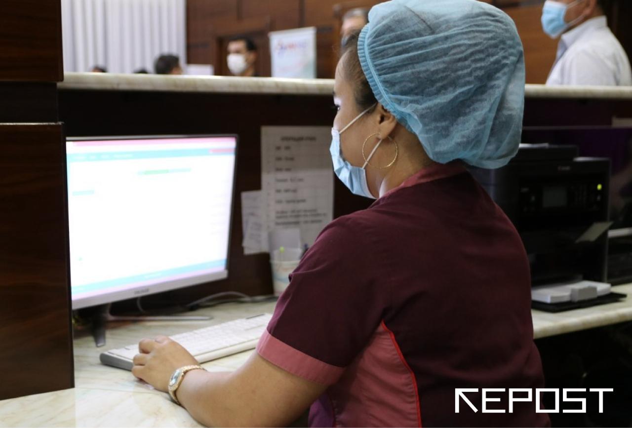 В Узбекистане приняли большую программу мер по поддержке медработников С 2026 года медикам введут ежегодные поощрения дополнительные выплаты и льготы На эти цели ежегодно будут выделять 100 млрд сумов Государственные поликлиники и больницы перейдут на пятидневную рабочую неделю с дежурством в выходные repost uz premii nadbavki ipoteka Подписывайтесь на Repost