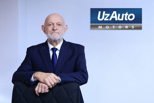 Янош Ковач назначен генеральным директором АО «UzAuto Motors» Решением Наблюдательного совета акционерного общества «UzAuto Motors» на должность генерального директора назначен Янош Ковач. Янош Ковач родом из Венгрии, окончил Будапештский технический университет по специальности «Автомобильные технологии». Обладая более чем 20-летним опытом в глобальной автомобильной отрасли, Ковач зарекомендовал себя как один из ведущих управленцев, занимавших ключевые позиции в таких международных компаниях, как General Motors, Opel, GM Powertrain Uzbekistan, UzAuto Peugeot Citroën Automotive и VinFast Automotive. В своей профессиональной деятельности он успешно курировал стратегические направления в области управления качеством, повышения эффективности производственных процессов, а также руководства автомобильными предприятиями. С 2021 года Янош Ковач является членом Наблюдательного совета АО «UzAuto Motors», входя в состав аудиторского комитета компании. ТГ канал