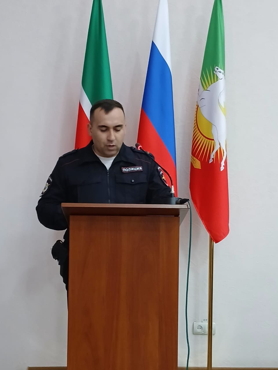 Сегодня провели еженедельную рабочую планерку с руководителями структурных подразделений исполкома района и представителями организаций и предприятий района Обсудили актуальные вопросы Также проинформировали о кадровых изменениях произошедших в районе На должность помощника Главы по организации работы в Нурлатском муниципальном районе местного отделения общероссийского общественно государственного движения детей и молодежи Движение первых назначена Ткаченко Яна Викторовна На должность начальника отдела молодежи и спорта Исполнительного комитета района назначена Ильдиярова Джулия Владиславовна Желаем нашим новым специалистам успехов в работе