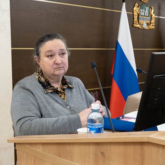 Новым вице-мэром Екатеринбурга по финансам стала Анна Турунцева Мэр Екатеринбурга Алексей Орлов объявил о назначении Анны Турунцевой на должность заместителя главы города по финансам. Фактически, Анна Германовна занимала этот пост и ранее, после ухода Андрея Корюкова, который в феврале возглавил администрацию Кировского района. Анна Турунцева будет курировать работу департамента финансов и финансово-бухгалтерское управление администрации города. Ранее она руководила департаментом финансов мэрии с 2017 года. В 2021 году она уже исполняла обязанности заместителя главы города по стратегическому планированию, вопросам экономики и финансам. Новости Екб тут