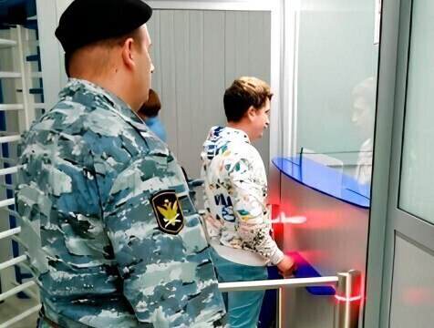 33 калужских нелегалов выдворили из России за неделю По сообщению УФССП России по Калужской области 33 иностранца выдворили из региона и России в первую неделю октября Из них 16 граждан Узбекистана 10 граждан Таджикистана и 7 граждан Азербайджана Больше всего человек выявили в Калуге и Обнинске http gtrk kaluga ru news proisshestviya news 58189