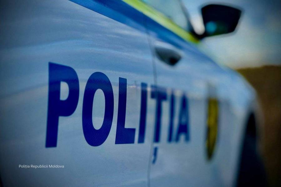 В Яловенском районе 13 летнюю девочку избили и чуть не утопили сверстницы При этом подростки снимали это на видео