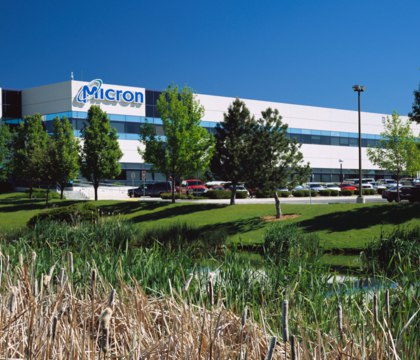 Micron объявила о прекращении производства памяти стандарта DDR4 — рынок ждет рост цен Компания Micron объявила о намерении покинуть рынок оперативной памяти стандарта DDR4. Теперь производитель хочет сконцентрировать все свои усилия на производстве более современной RAM форматов DDR5, LPDDR5 и HBM4. Micron стала последним крупным производителем памяти, отказавшимся от производства ОЗУ формата DDR4. Читать далее