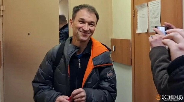 Бизнесмен Григорий Кунис уехал из России после апелляции прокуратуры на его приговор Петербургский бизнесмен Григорий Кунис покинул Россию после того как прокуратура обжаловала его приговор по делу о донатах ФБК передает ArbatMedia Прислать новость