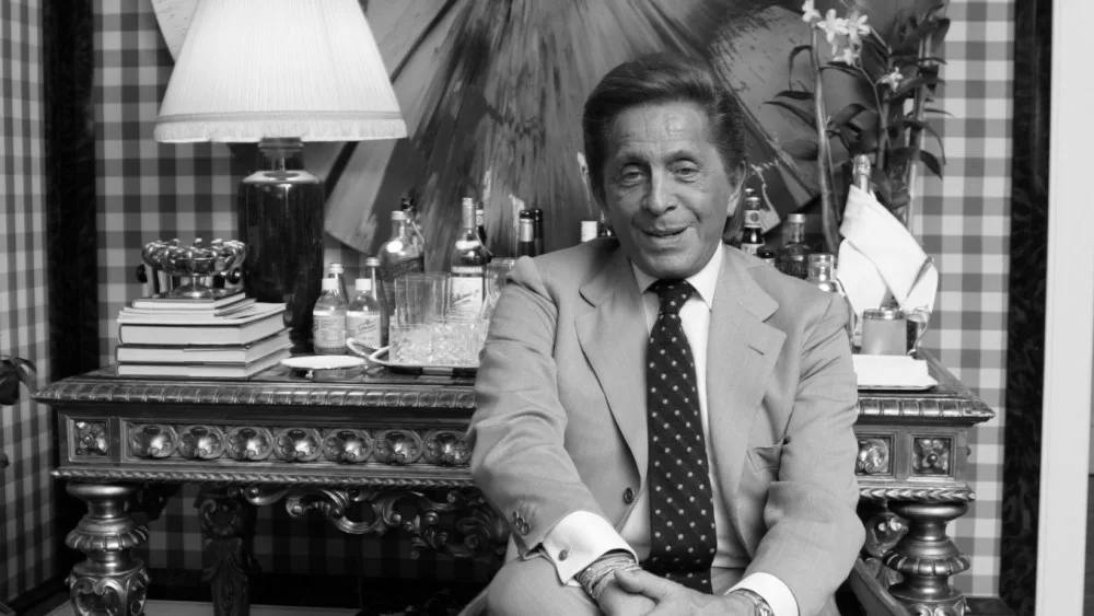 Ушел из жизни Валентино Гаравани news  Основатель дома моды Valentino умер в возрасте 93 лет Источник сайт WWD ART FLASH