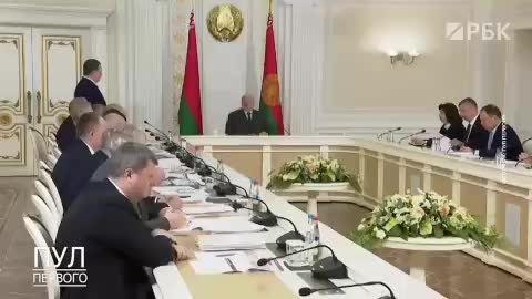 Лукашенко о безопасности мобильной связи: важность городских телефонов для чиновников