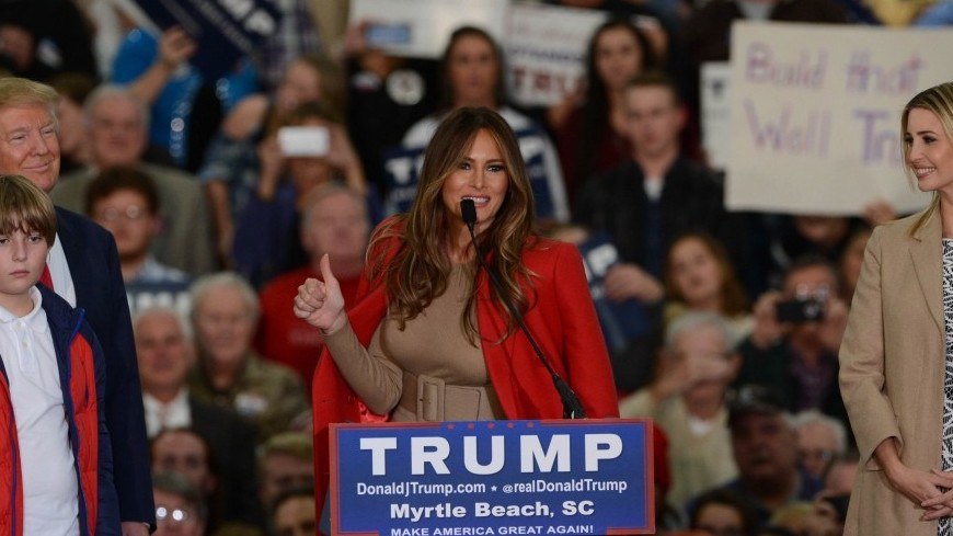 Мелания Трамп стала лауреатом премии Патриот года телеканала Fox News Как отметил Белый Дом жена президента получила награду за свое активное участие как во внутренней так и во внешней политике США radiomirby