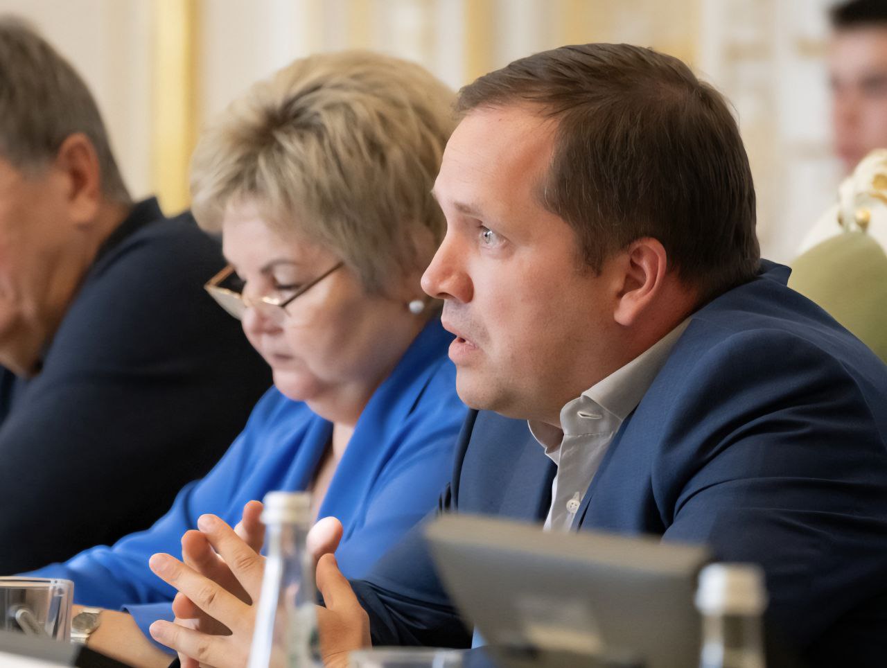 В рамках проекта Наследие в 2026 году Петербург планирует потратить 7 9 млрд руб Такие планы озвучил председатель комитета по культуре в рамках нулевых чтений бюджета на 2026 год Из этих средств на госзадание планируется направить 5 9 млрд руб и 0 9 млрд руб на капитальный ремонт Среди основных задач на 2026 год капитальный ремонт Центральной городской публичной библиотеки им В В Маяковского на Гражданском пр 121 капитальный ремонт и реставрация здания Академического театра балета им Леонида Якобсона на ул Маяковского 15 реставрация здания в Музее театрального и музыкального искусства на ул Графтио д 2Б В 2026 году в Петербурге пройдут юбилейные мероприятия к 150 летию Союза театральных деятелей РФ 95 летию Санкт Петербургского Большого театра кукол и 90 летию Театра фестиваля Балтийский дом И приятная новость для театралов В Северной столице на 2026 год запланировано около 50 театральных премьер Андрей Рябоконь в Telegram l OK l BK l Дзен MAX